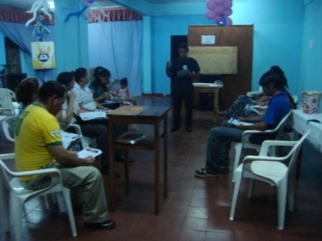 Aula ministrada a líderes locais com material do Instituto Haggai