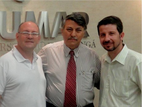 Prof. Wilson Mattos Reitor do Cesumar – Centro Universitário de Maringá, ladeado por Roberto Bittencourt e Ricardo Bruder
