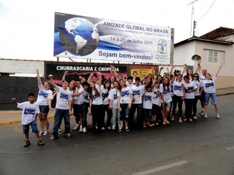 Foto oficial do grupo todo no centro da cidade - Outdoor do evento