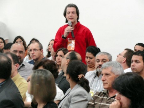 Rod dando testemunho do CDAP-1 em alinhamento e mudanças