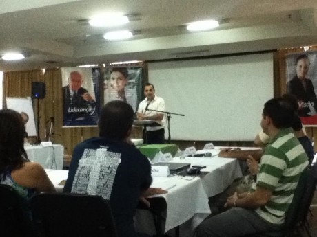 Começamos o dia com uma devocional ministrada pelo Pr. José Jr. de Cuiabá, sobre a alegria de saber e obedecer.