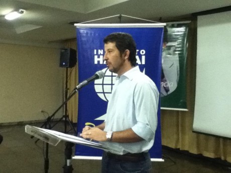 Ricardo compartilhando sobre os seus desafios pessoais em 2011 e a alegria do crescimento do Haggai em Maringá, PR.